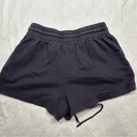 Urban Outfitters shorts XS - Picture 2 of 2
